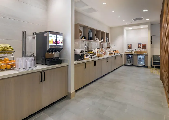 Springhill By Marriott Hole Hotel
