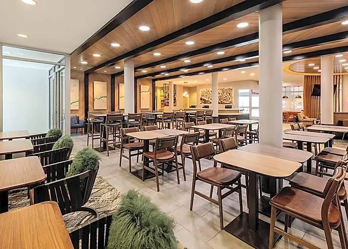 Springhill By Marriott Hole